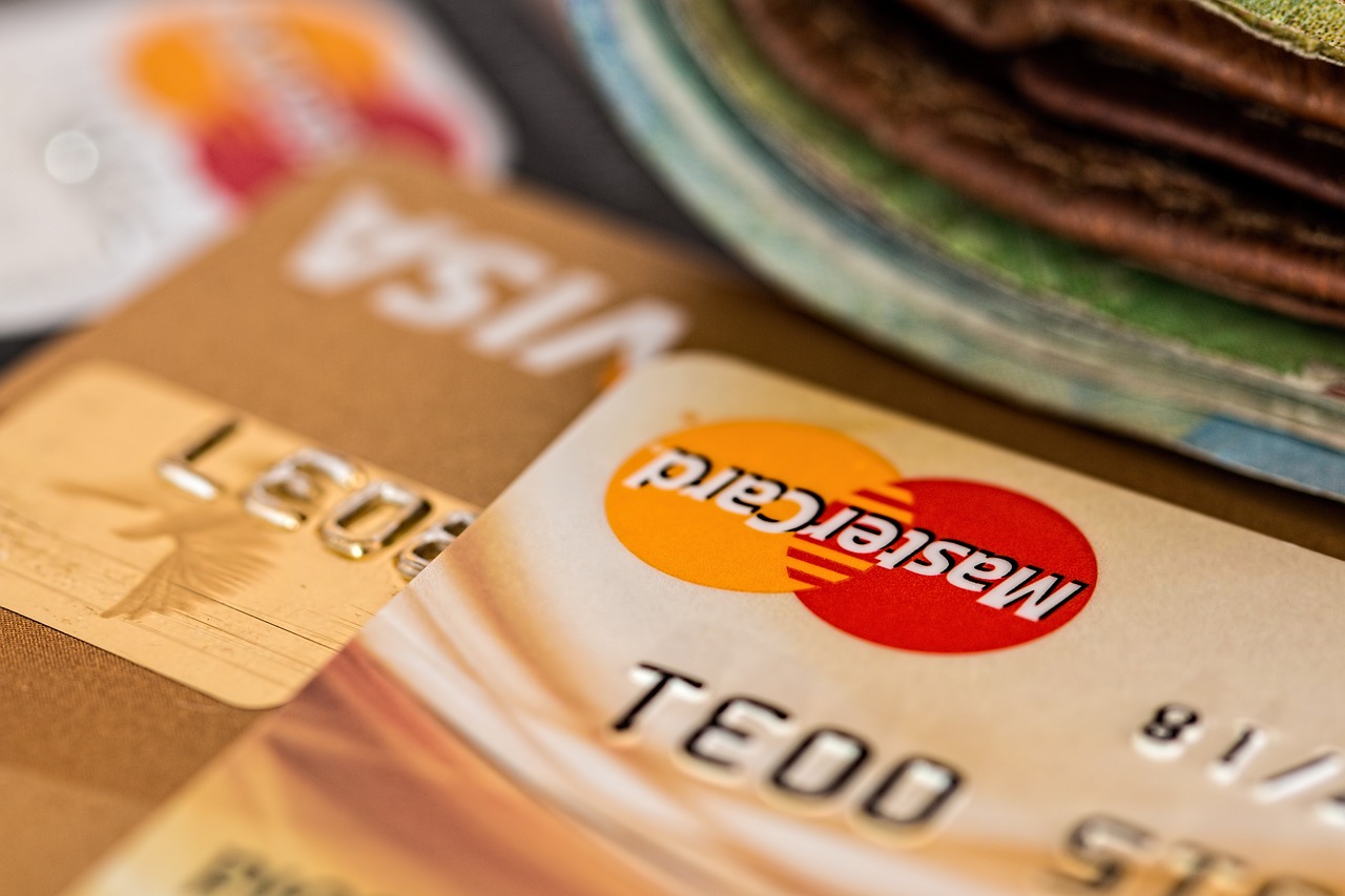 The benefits of no annual fee business credit cards for SMEs